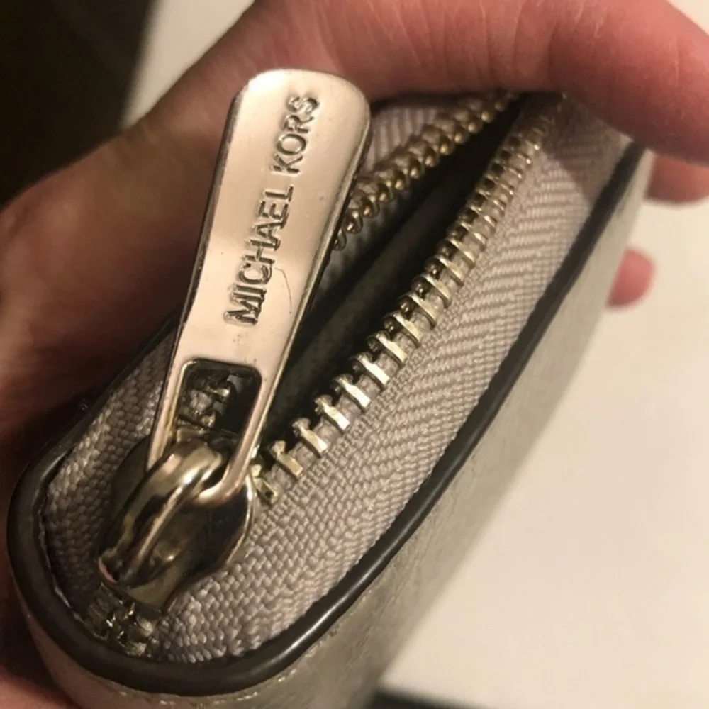 Michael kors gray leather zipper clutch wallet